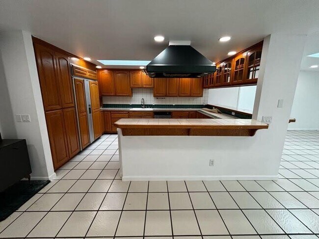 Building Photo - Charming Marysville Rambler-Style Duplex