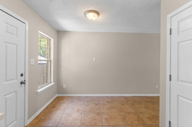 Building Photo - 20952 Liberty Ln
