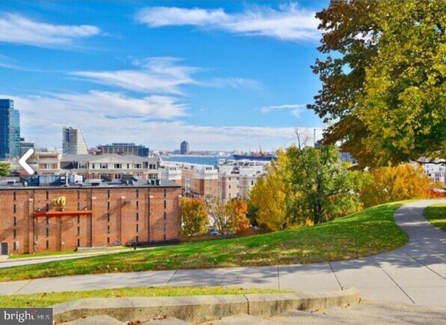 Building Photo - 111 E Cross St