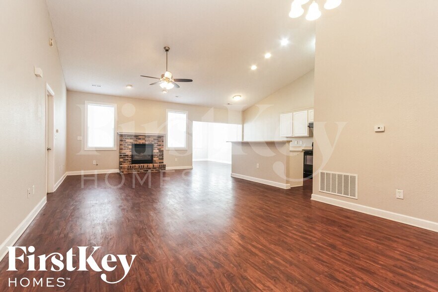 Building Photo - 9778 Rhodes Ln