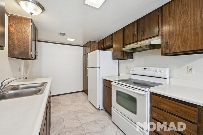 Building Photo - Charming 2BR Townhome in Aurora