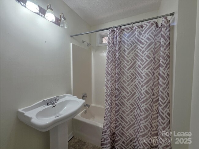 Building Photo - 7106 Spring Creek Ln