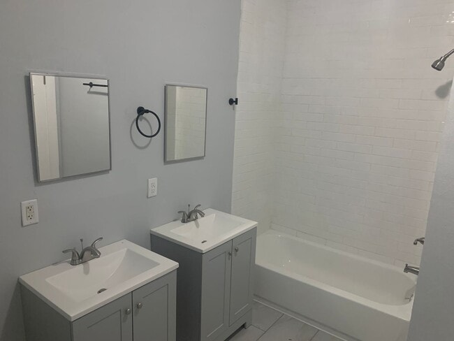 Building Photo - Remodeled Bungalow Ready to Rent $1425