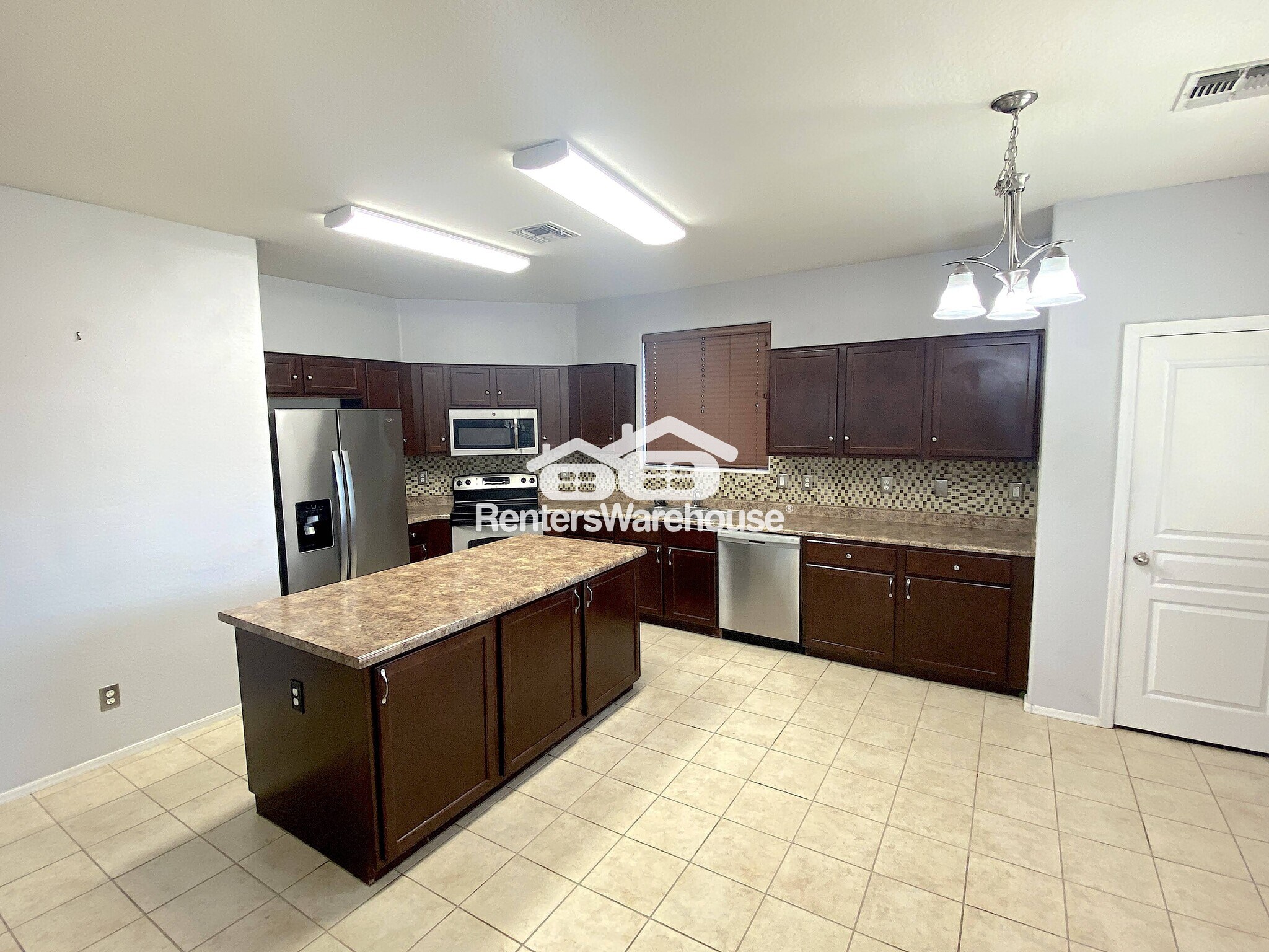 Building Photo - 4171 E Waterman Ct