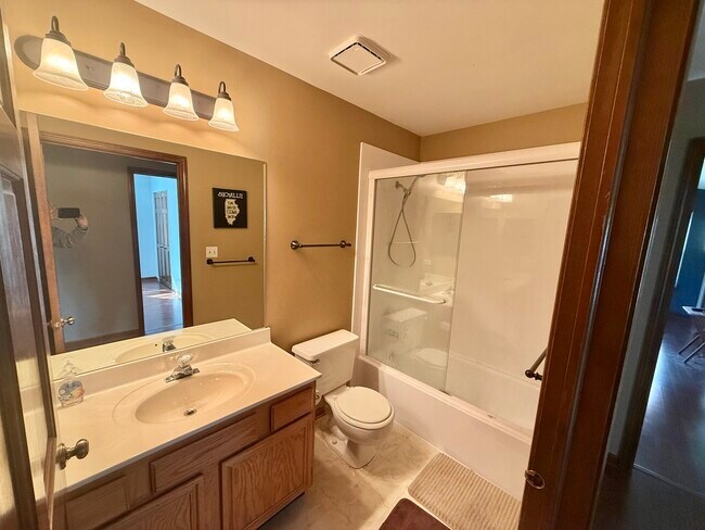 Building Photo - 721 Mohican Trail