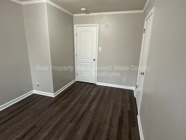 Building Photo - 606 Infinity Rd