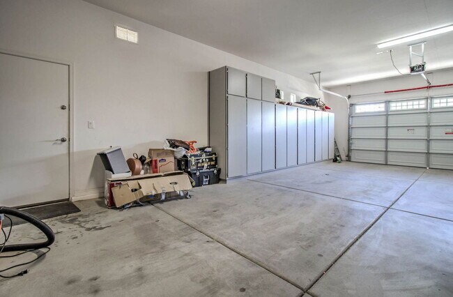Building Photo - 5316 N 186th Dr