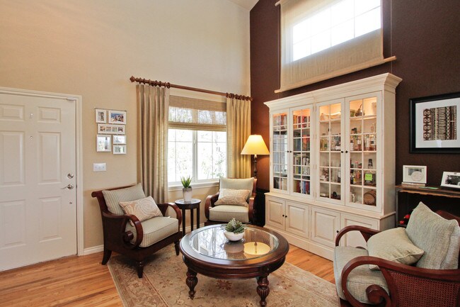 Building Photo - Beautiful 4BD/3.5BA Indian Peaks Home on Golf Course with Views!