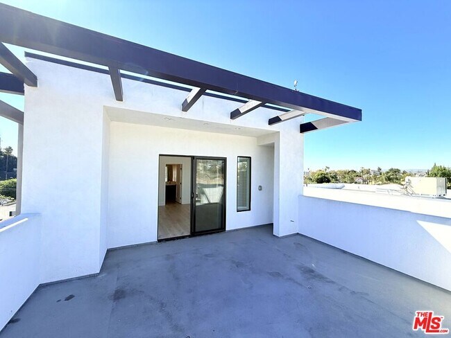 Building Photo - 3414 London St