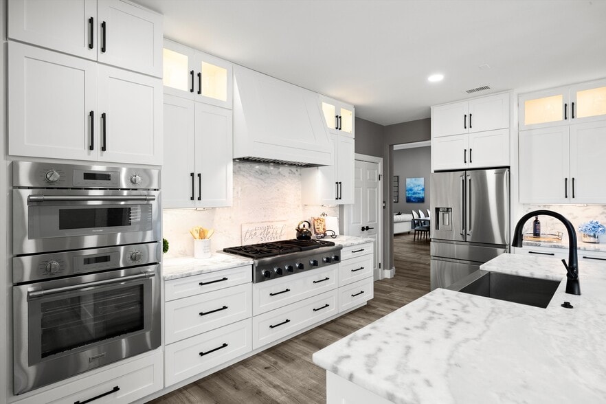 Kitchen - 291 Torrington Dr