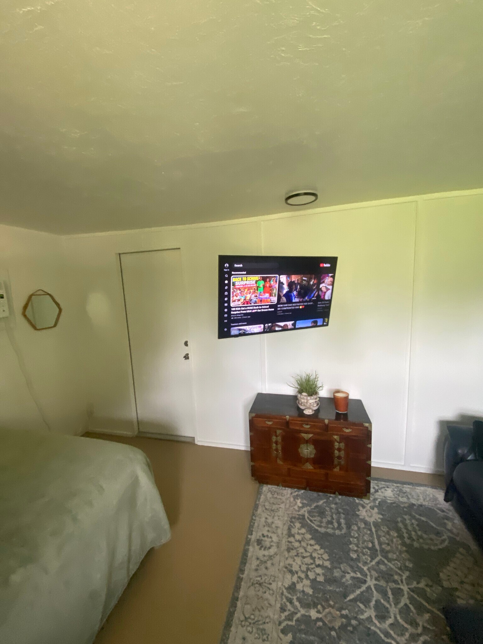 Main room - 5344 Caldwell St