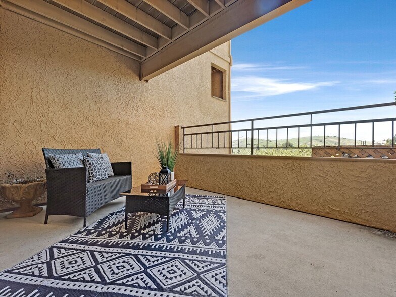 Building Photo - 805 Watson Canyon Ct