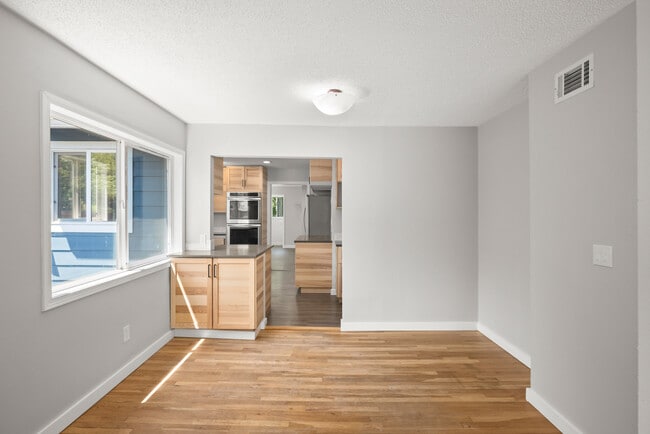 Building Photo - 215 SW 131st Ave