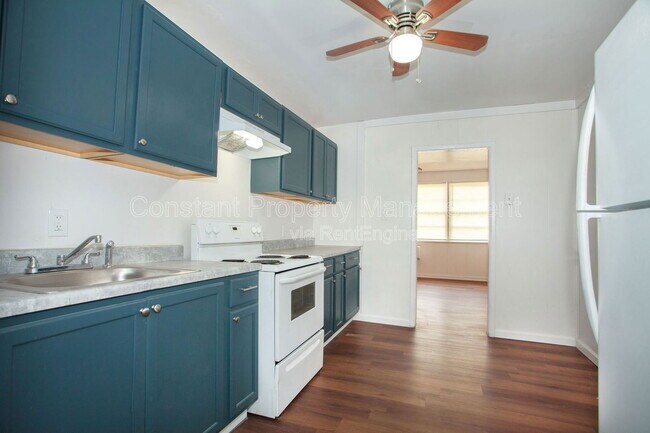 Building Photo - 1105 Stephens St