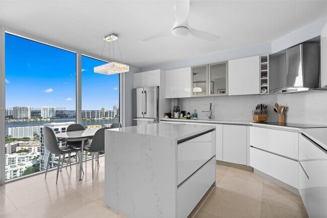 Building Photo - 17555 Collins Ave