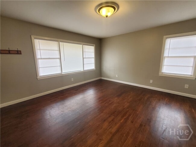 Building Photo - 2261 Mason Dr