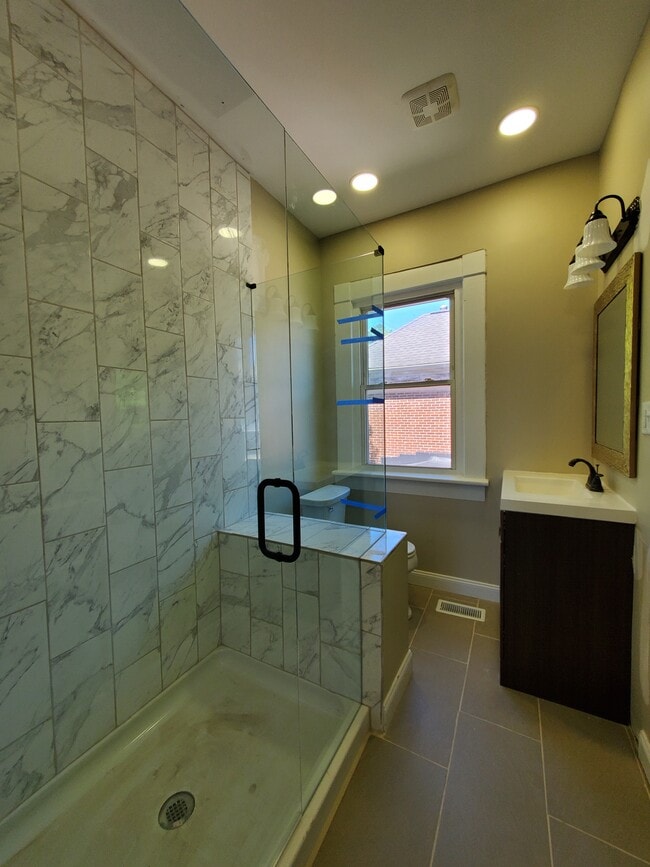 Bathroom - 987 Parsons Ave