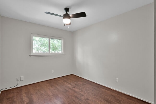 Building Photo - 21 Gambrel Oak Pl