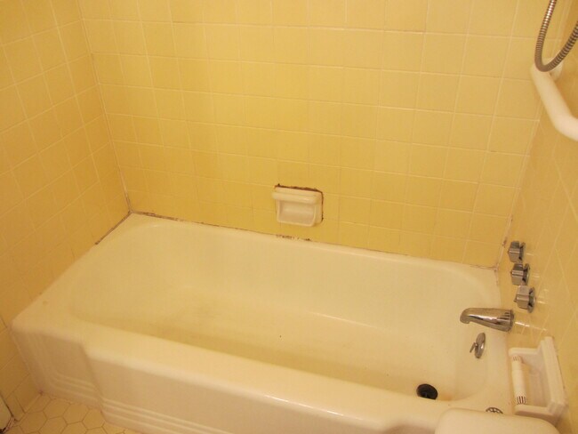 Building Photo - 300 Miracle Strip Pkwy