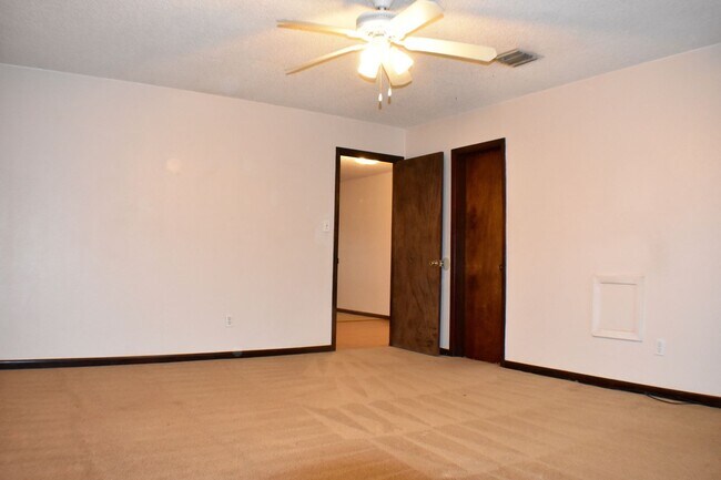 Building Photo - 214 Rials Dr