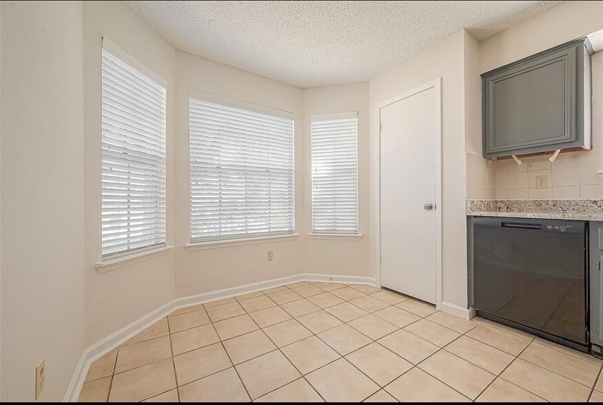 Building Photo - 12423 Tambourine Dr