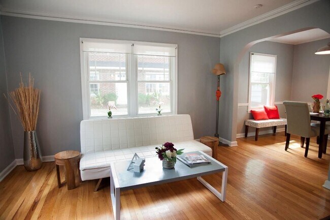 Building Photo - 1089 United Ave SE