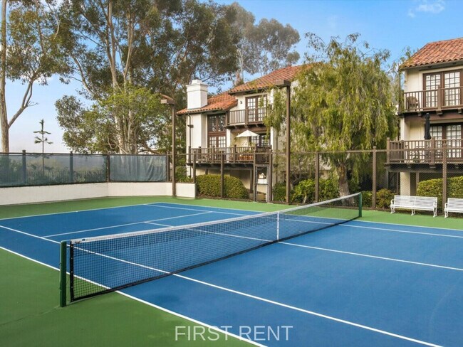 Building Photo - 8642 Villa La Jolla Dr