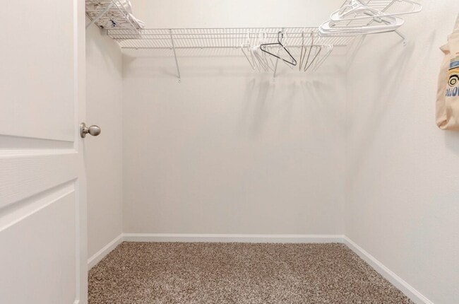 Building Photo - 3 Pinnacle Pl