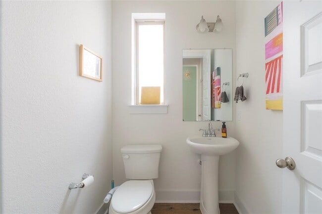 Building Photo - 816 Paseo de Castana Wy