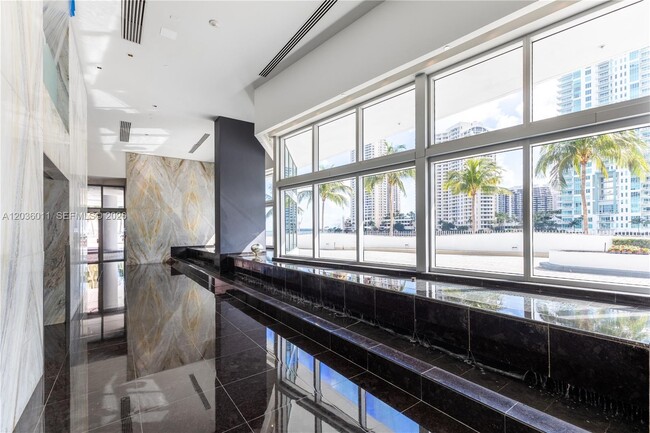 Building Photo - 325 S Biscayne Blvd