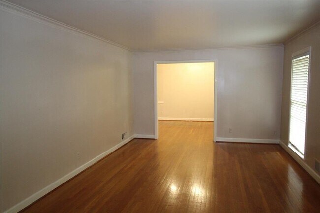 Building Photo - 4690 Huntley Dr NE