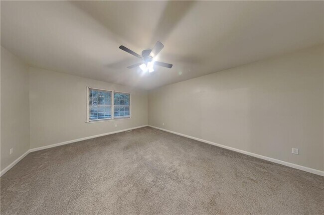 Building Photo - 1104 Canterbury Ln