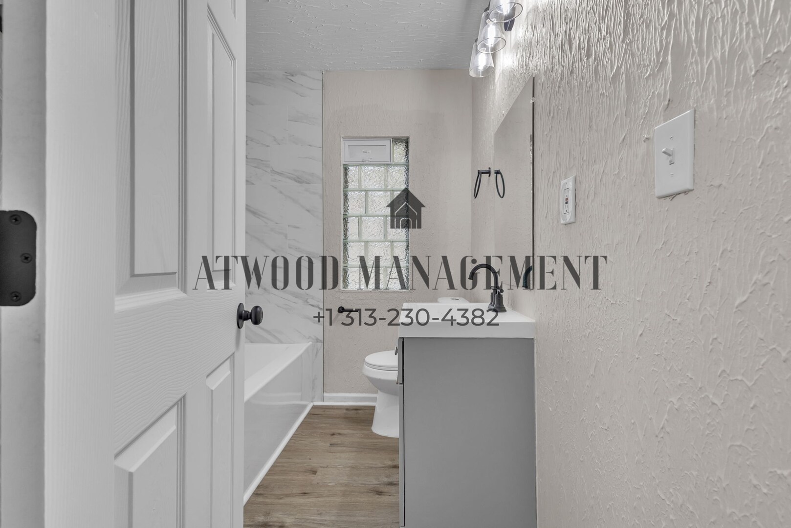 Building Photo - This beautifully updated 3-bedroom, 1-bath single-family home is ready for move-in!