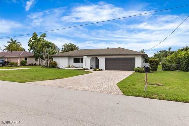 Building Photo - 1041 N Waterway Dr