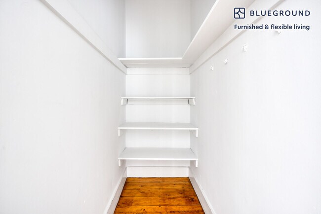 Building Photo - 32 Healey St