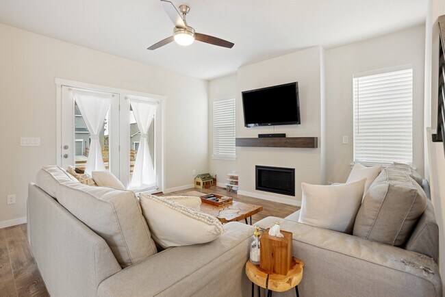 Building Photo - 740 Sage Forest Ln