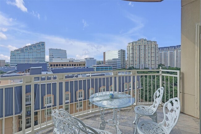 Primary Photo - 3225 Turtle Creek Blvd Blvd