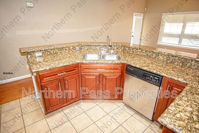Building Photo - 1316 Desierto Azul Dr