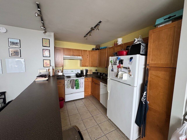 Building Photo - 655 W Irving Park Rd