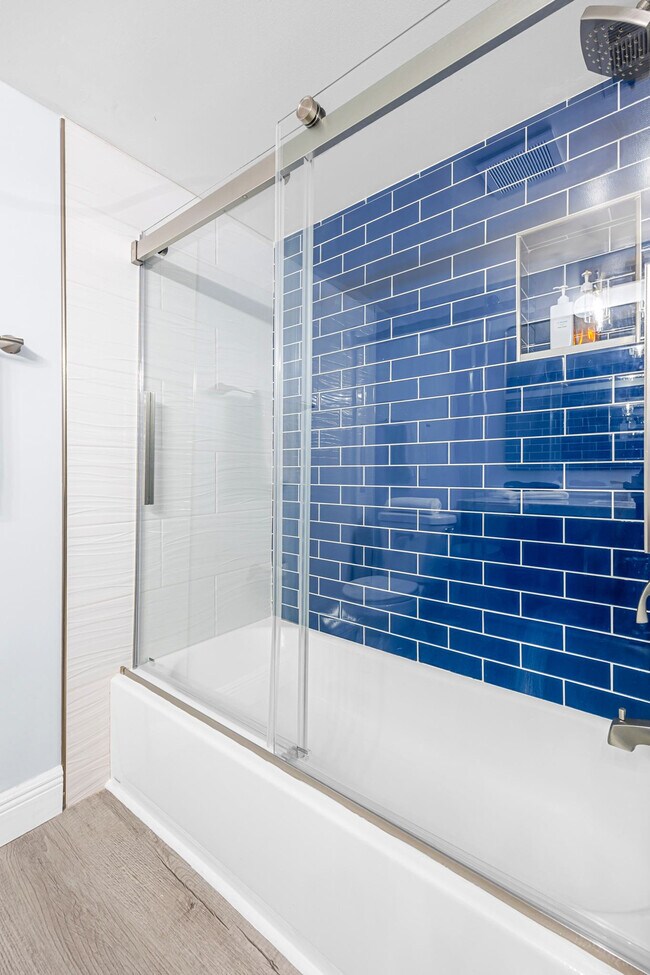 Building Photo - 39 Tulip Ave