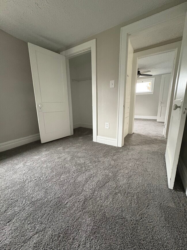 Building Photo - 412 Emerick St