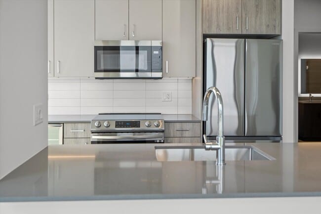 Building Photo - 808 N Cleveland Ave