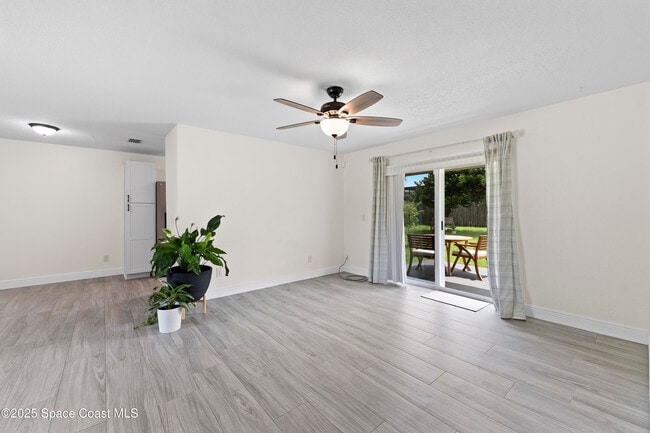 Building Photo - 1066 El Camino Dr