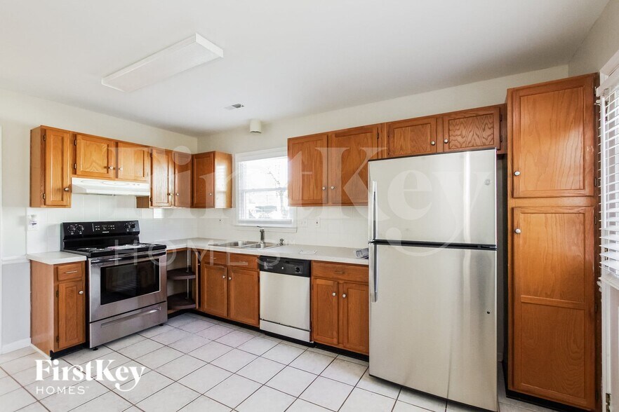 Building Photo - 11701 Charnwood Ct