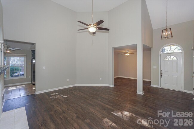 Building Photo - 840 Emerson Dr