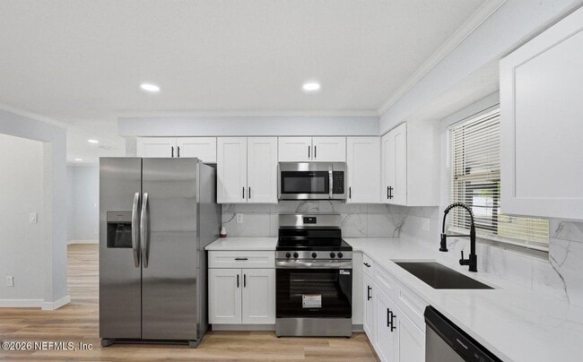 Building Photo - 3608 Fortuna Dr