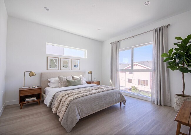 Building Photo - Luxury 2026 Townhomes with Massive Bedrooms + Decks with Views