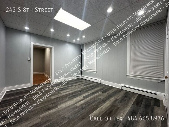 Building Photo - 243 S 8th St