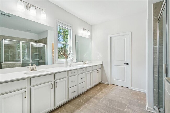 Building Photo - 2424 Pinnae Pl