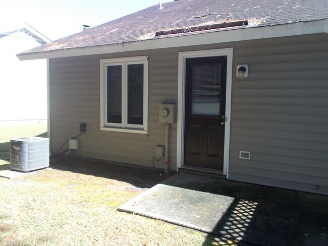 Building Photo - 1533 College Way